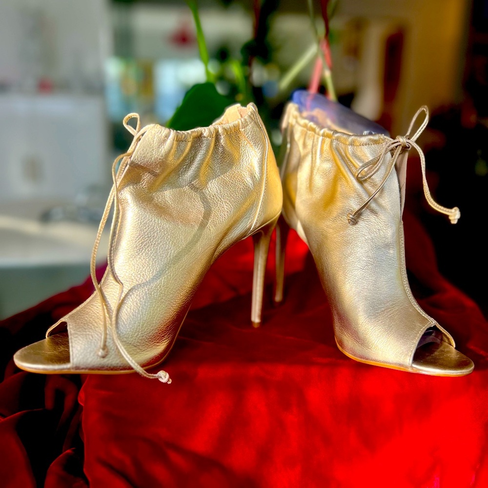 Elegant Gold Leather Peep-Toe Heels Booties size 10 w/ original Aldo box worn 1x